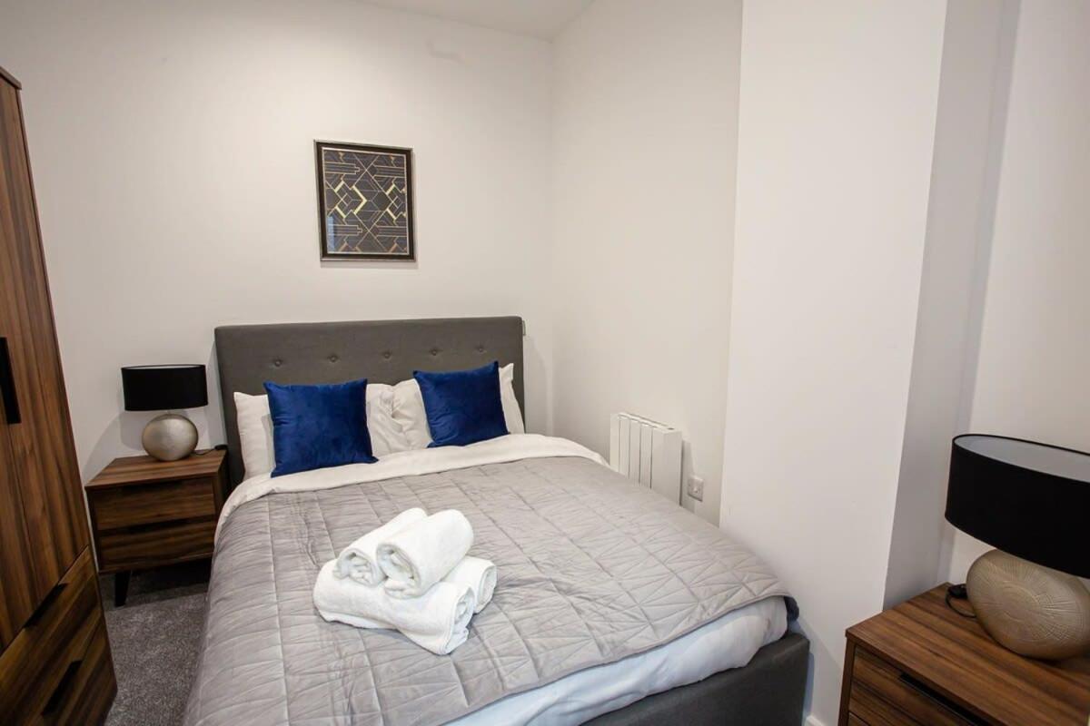 Lovely Open Plan 1 Bedroom Apartment In Bolton Exteriör bild