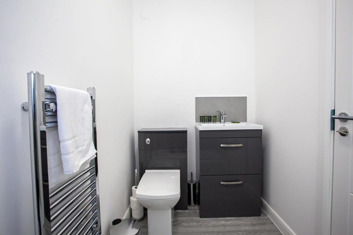 Lovely Open Plan 1 Bedroom Apartment In Bolton Exteriör bild