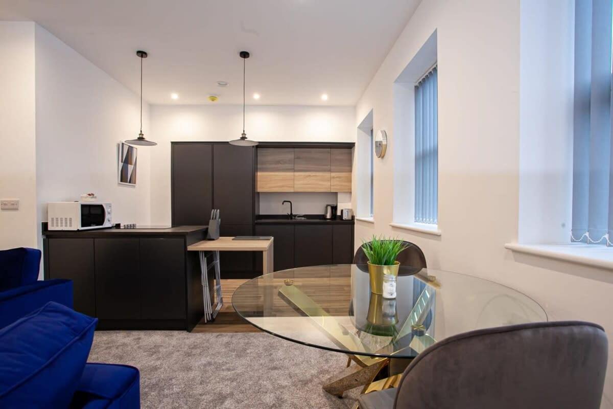 Lovely Open Plan 1 Bedroom Apartment In Bolton Exteriör bild