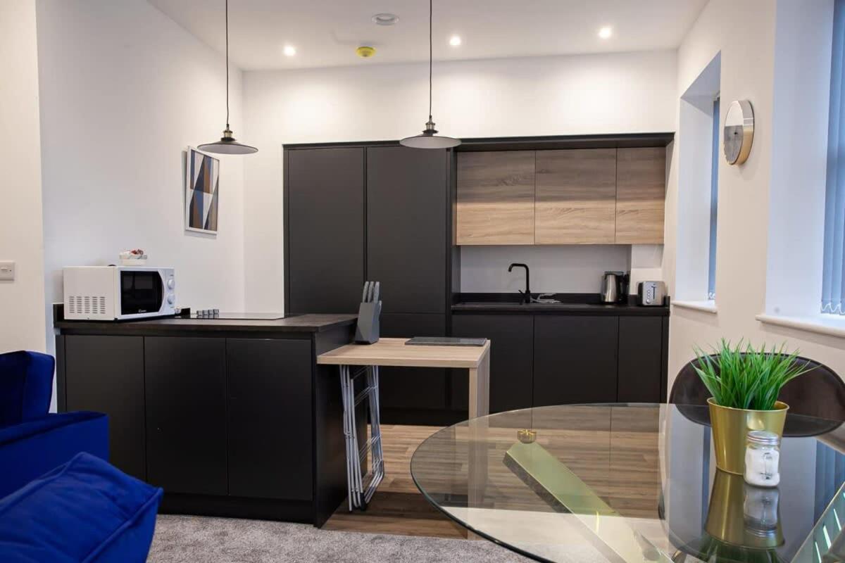 Lovely Open Plan 1 Bedroom Apartment In Bolton Exteriör bild