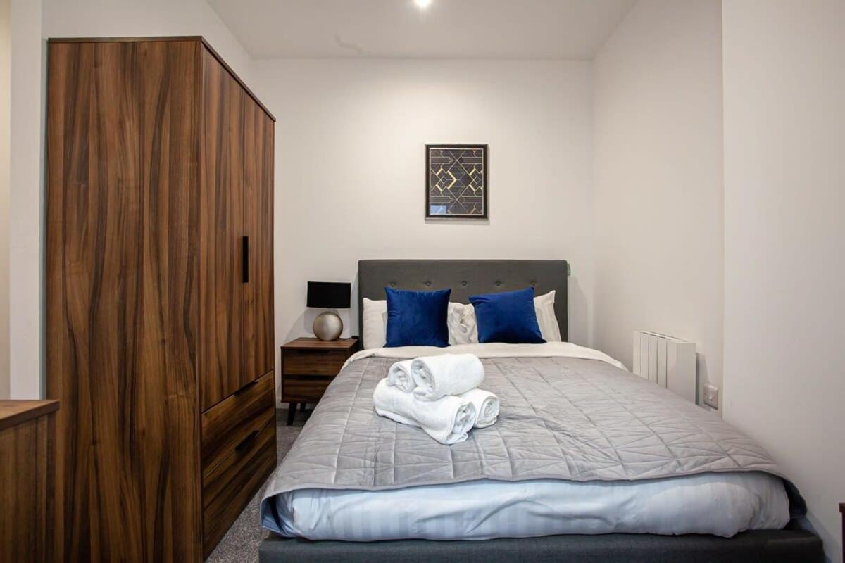 Lovely Open Plan 1 Bedroom Apartment In Bolton Exteriör bild