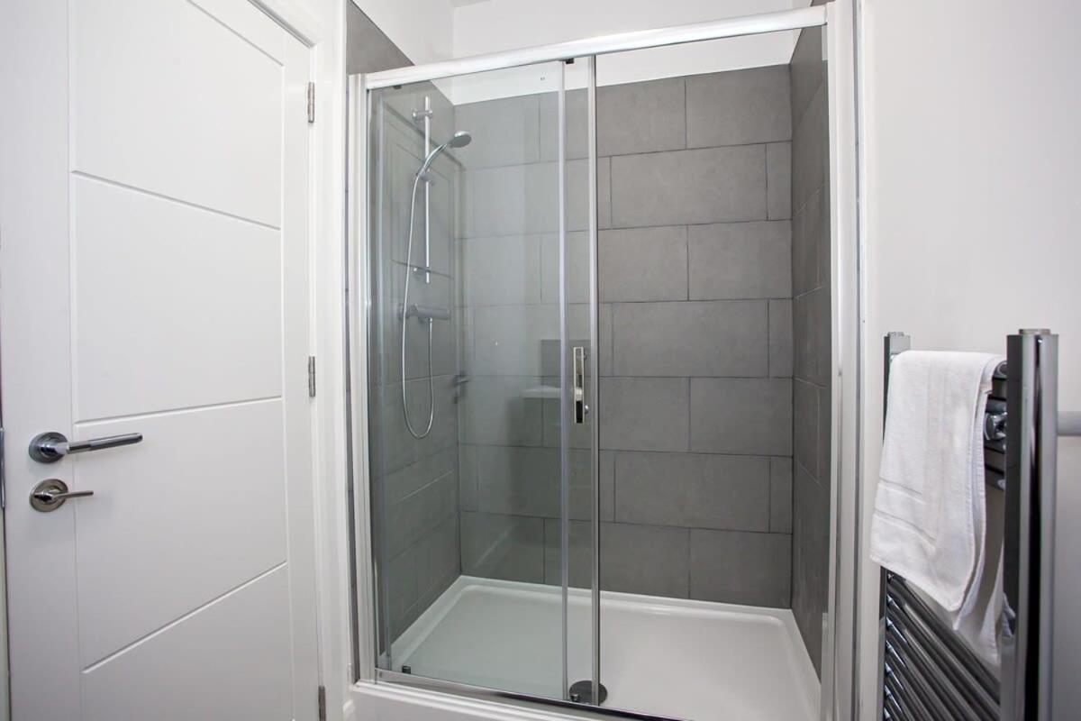 Lovely Open Plan 1 Bedroom Apartment In Bolton Exteriör bild